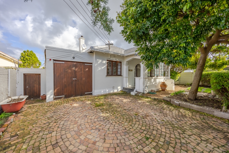 4 Bedroom Property for Sale in Wynberg Upper Western Cape